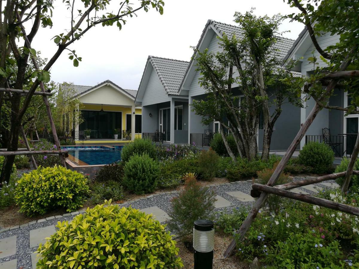 Hotel Baan Phurit Khaoyai Pak Chong Esterno foto